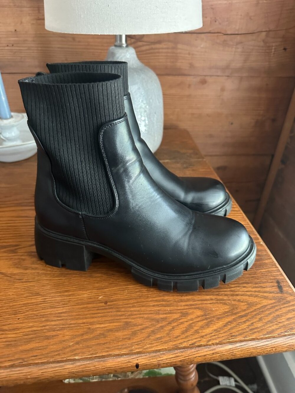 STEVE MADDEN HUTCH Black Chelsea Boots Lug Sole Women’s Size 9